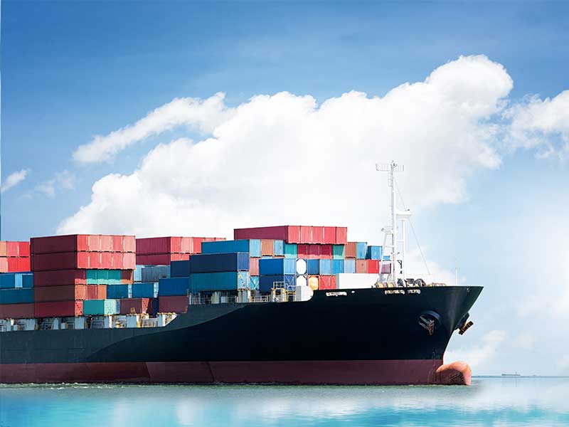 international-forwarding-container-ship